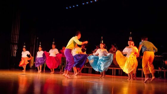 people dancing music from ecuador